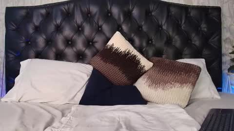 Snapshot of maxxicruz chatting on 11.07.25 Maxxi online show from 11.07.25