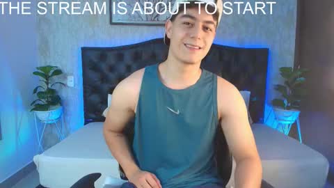 Snapshot of maxxicruz chatting on 11.23.25 Maxxi online show from 11.23.25