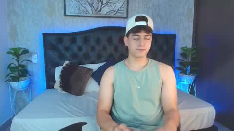 Snapshot of maxxicruz chatting on 11.27.25 Maxxi online show from 11.27.25