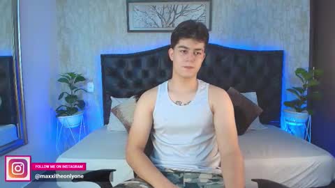 Snapshot of maxxicruz chatting on 12.03.25 Maxxi online show from 12.03.25