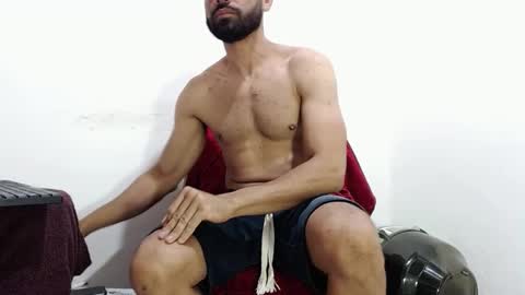 Snapshot of maxxx_miller chatting on 11.24.25 airam miller online show from 11.24.25