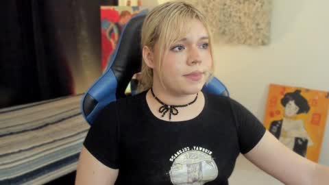 Maxine Minx online show from 01.09.25