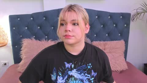 Maxine Minx online show from 01.12.25