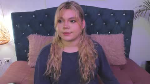 Maxine Minx online show from 01.14.25