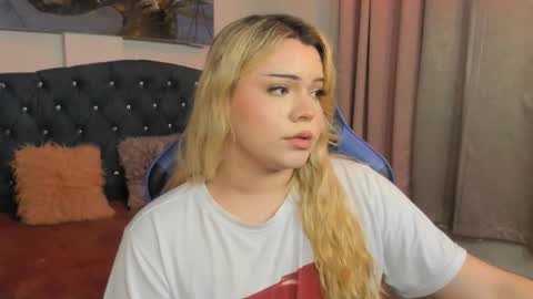 Maxine Minx online show from 02.28.25