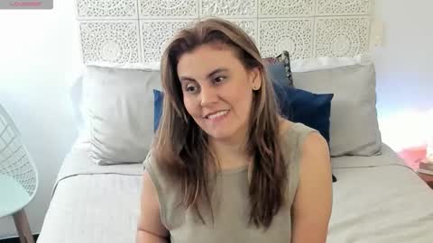 Snapshot of maxzy_star chatting on 11.07.25 Victoria online show from 11.07.25