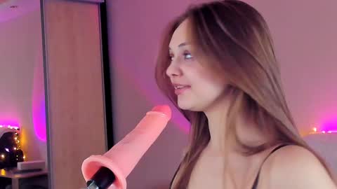 May Flower online show from 01.24.25