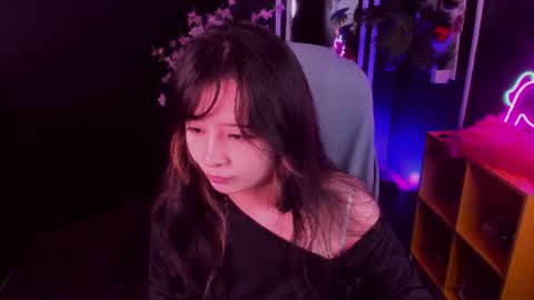 Snapshot of may_lings chatting on 06.21.26 may_lings online show from 06.21.26
