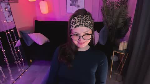 Snapshot of maya___muse chatting on 02.22.26 Maya online show from 02.22.26