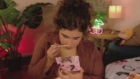 maya_house online show from 04.09.26