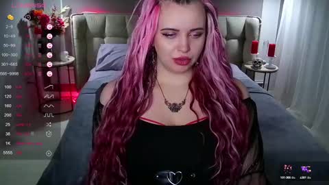 Maya Mils online show from 02.12.25