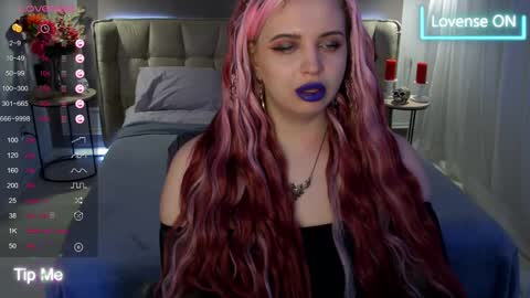 Maya Mils online show from 03.09.25