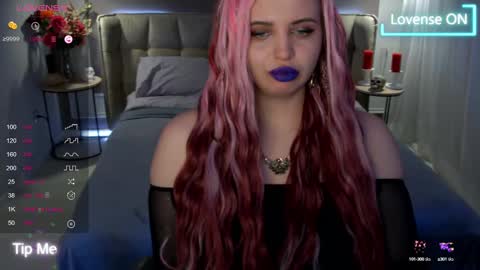 Maya Mils online show from 03.09.25