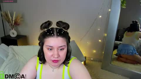 Snapshot of maya_raay chatting on 04.21.26 Maya online show from 04.21.26