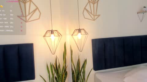 Snapshot of mayaevansmg chatting on 12.14.25 SOFIA online show from 12.14.25