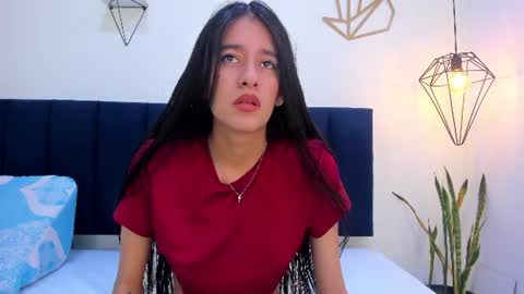 Snapshot of mayaevansmg chatting on 07.12.26 SOFIA online show from 07.12.26