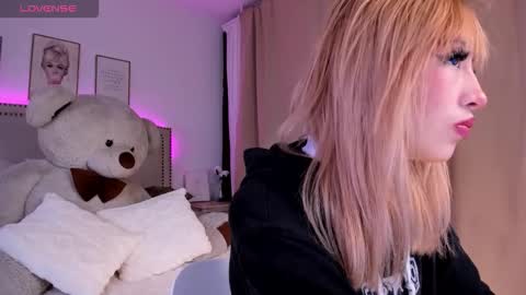 Mayajhons online show from 12.19.25