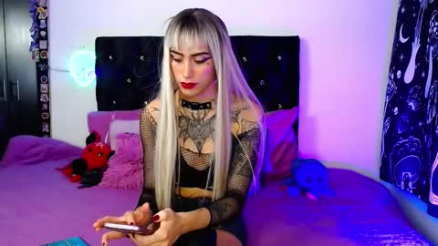 Snapshot of mayaredd chatting on 03.07.25 mayaredd online show from 03.07.25