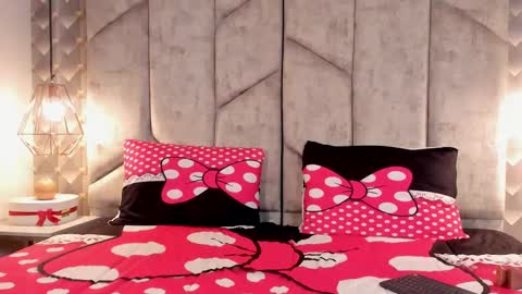 Nicolle Ruselle   Hello my lovely  schedule for great fun from  630 am and end 800 pm Colombian time I wait for you online show from 10.11.25