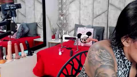 Nicolle Ruselle   Hello my lovely  schedule for great fun from  630 am and end 800 pm Colombian time I wait for you online show from 11.24.25