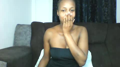 Snapshot of mayasmiley_ chatting on 07.17.26 prettydoll online show from 07.17.26