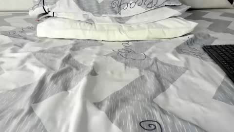 Maybelline69 online show from 10.24.25