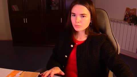 Snapshot of maybloom_ chatting on 11.05.25 maybloom_ online show from 11.05.25