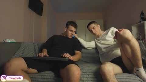 Snapshot of maygly chatting on 11.29.25 Slava and Alextatto online show from 11.29.25