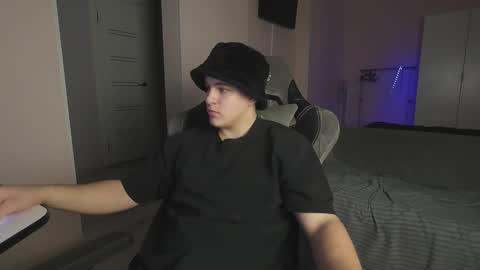 Snapshot of maygly chatting on 12.01.25 Slava and Alextatto online show from 12.01.25