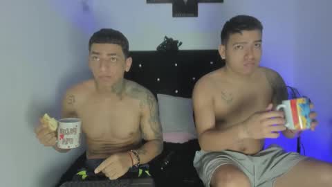 Snapshot of maykel_and_mike chatting on 11.17.25 maykel_and_mike online show from 11.17.25