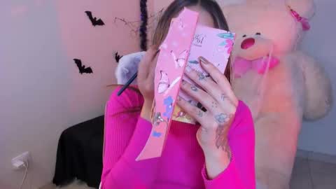 Snapshot of mayproject2 chatting on 10.23.25 may online show from 10.23.25