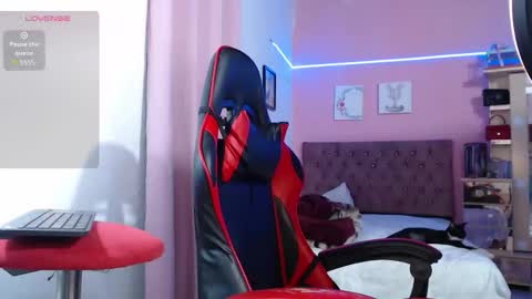 Snapshot of mayte_girls__ chatting on 12.14.25 mayte online show from 12.14.25