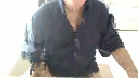 Snapshot of mbeastie chatting on 01.08.25 Beastie online show from 01.08.25