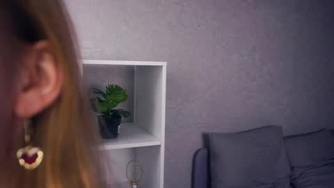 Mary  online show from 11.18.25