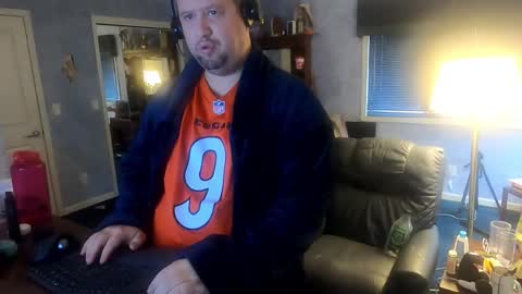 Snapshot of mckhero chatting on 12.17.24 Sean online show from 12.17.24