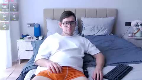 Snapshot of mclovin7355 chatting on 06.19.26 McLovin online show from 06.19.26