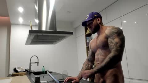 Snapshot of mealphamale chatting on 12.04.24 Alpha Male online show from 12.04.24