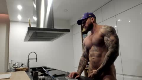 Snapshot of mealphamale chatting on 12.10.24 Alpha Male online show from 12.10.24