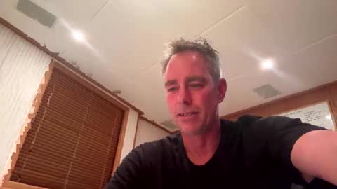 Snapshot of meau_lest chatting on 10.17.25 Meau Lest online show from 10.17.25