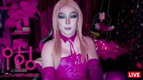 THE QUEEN ALPHA   Queen Medusa Prey online show from 02.25.26