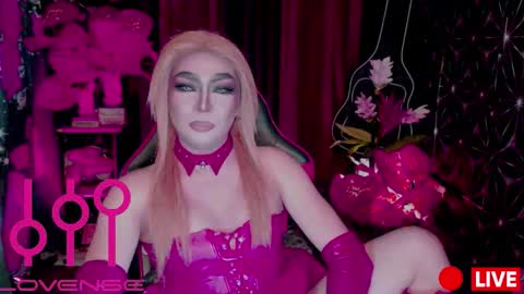 THE QUEEN ALPHA   Queen Medusa Prey online show from 03.03.26