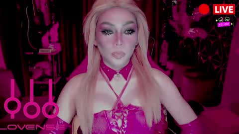 THE QUEEN ALPHA   Queen Medusa Prey online show from 04.11.26