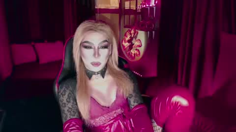 THE QUEEN ALPHA   Queen Medusa Prey online show from 07.20.26