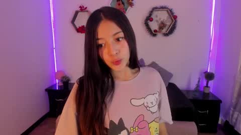 Snapshot of meelanny_ds chatting on 12.23.24 online show from 12.23.24