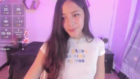 Snapshot of meelanny_ds chatting on 01.09.25 online show from 01.09.25