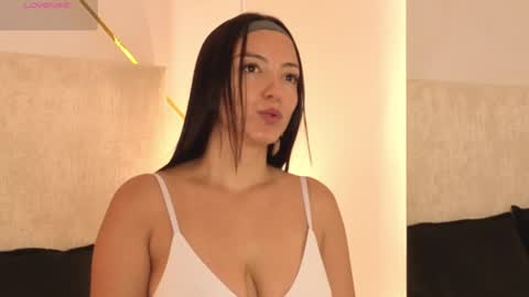 Megan online show from 04.18.26