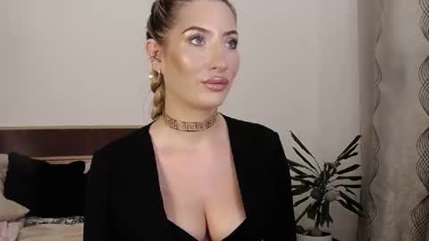 Megan Blazee  online show from 09.24.25