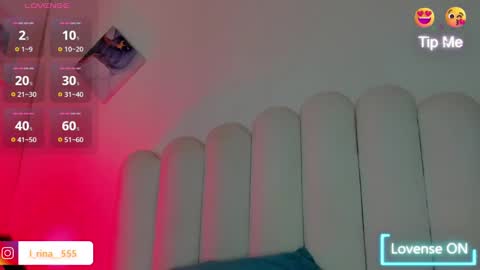 Snapshot of megan_browns1 chatting on 02.01.25 Megan  online show from 02.01.25