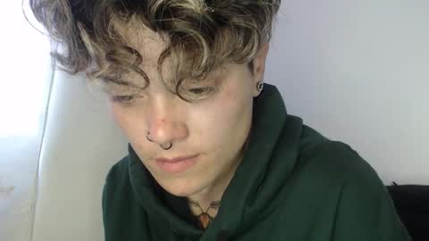 Megan and sophi online show from 12.03.25