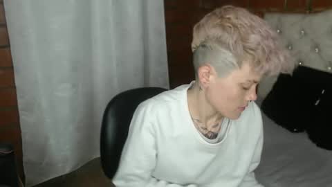 Megan and sophi online show from 05.10.26